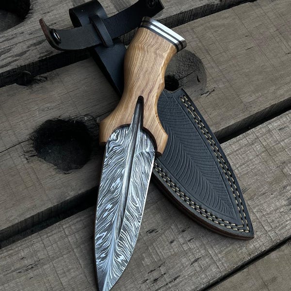 Damast-Stahl Federmesser: Handgeschmiedetes Jagdmesser mit Scheide