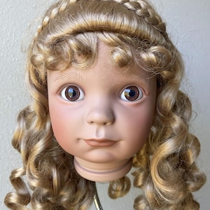 Puppe Perücke Größe 14 &quot;-15&quot; Annelise Passend für die meisten 14 &quot;-15 &quot;&quot;Puppenkopf für Sammlerpuppe Klassische Puppe Antike Puppe Vintage Puppe Blonde Kemper Perücke