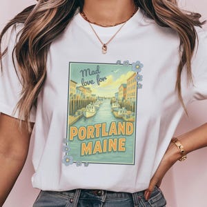 Portland Maine Mad Love Comfort Colors Cartolina Unisex T-shirt ME regalo vacanza Mainer locale lungomare oceano aragosta barche pescatore di aragoste pesce