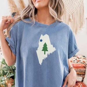 Maine 1901 Flagge Stil Karte Zustand Geschenk Mama Mama Unisex Comfort Farben T-Shirt Kiefer Stern Souvenir Urlaub Braut Familie Hochzeit Lager See