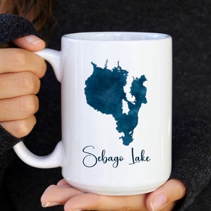 Sebago, Lake, Maine, ME, Keramik, Becher, (11 Unzen, 15 Unzen), Tasse, Kaffee, Geschenk, Karte, Aquarell-Look, Hochzeit, Mama, Papa, Zahnrad, Souvenir, Urlaub,
