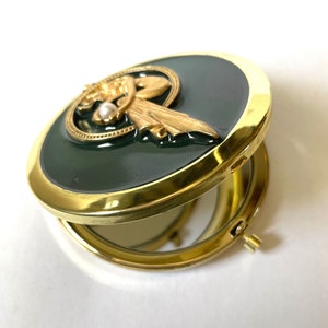 Luxury Handbag Compact Mirror, Emerald Deep Green Glossy Enamel with Art Nouveau Gold Lady Faux Pearl Accent image 3