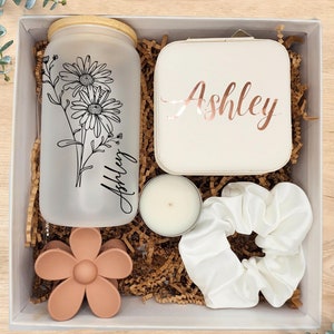 Boîte cadeau d'anniversaire fleur de naissance personnalisée, meilleur panier d'anniversaire pour une amie, cadeau pour se faire chouchouter, boîte soins pour elle, boîte spa pour amie, panier cadeau pour maman, meilleure amie