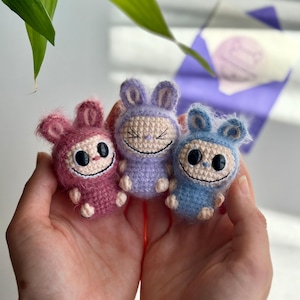 miniラブブキーホルダー ブルー×4、イエロー×4、ピンク×4、パープル×2 ラブブ（labubu）のキーホルダーのおすすめプレゼント口コミ人気