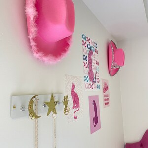 Magnetic earring holder online