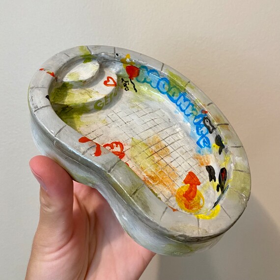 少年インザフッドGRAFFITI POOL ASH TRAY by K.C.V il_fullxfull.4711211831_94ti.jpg