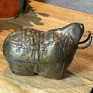 Vintage Betel Nut Box Ram Repoussé, Khmer Betel Box, 20th Century, Made in Cambodia, Cambodian Antiquities, Rare Betel Nut Box,Betel Nut Box