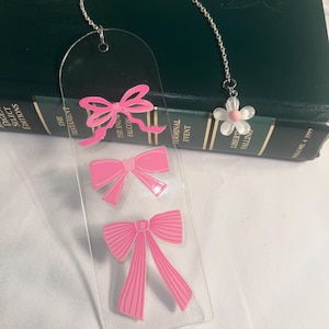 Pink Bow Acrylic Bookmark with Flower Charm – Cute Gift for Readers