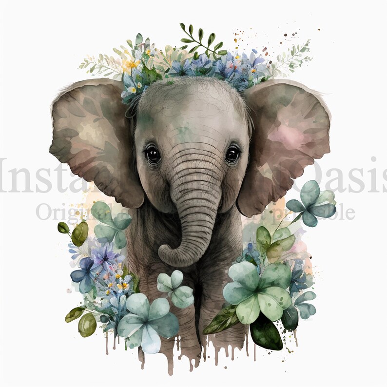 Pu&ograve; includere: Un dipinto ad acquerello di un cucciolo di elefante con una corona di fiori blu e verdi. L'elefante ha un corpo grigio chiaro e grandi orecchie. Lo sfondo &egrave; un acquerello bianco.