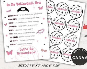 Könnte beinhalten: Druckbarer digitaler Download für ein Volleyballteam. Der Druckbare enthält eine Liste von Gegenständen, die zu einem Volleyballspiel mitgebracht werden können, wie z. B. Starbursts, Lutscher, Minzen, Smarties, Kaugummi, Pop Rocks, Lipgloss und Wasser. Der Druckbare enthält auch einen Volleyball mit dem Text "Let's Go Crusaders!" und einen Satz volleyballförmiger Namensschilder mit dem Text "Madison".