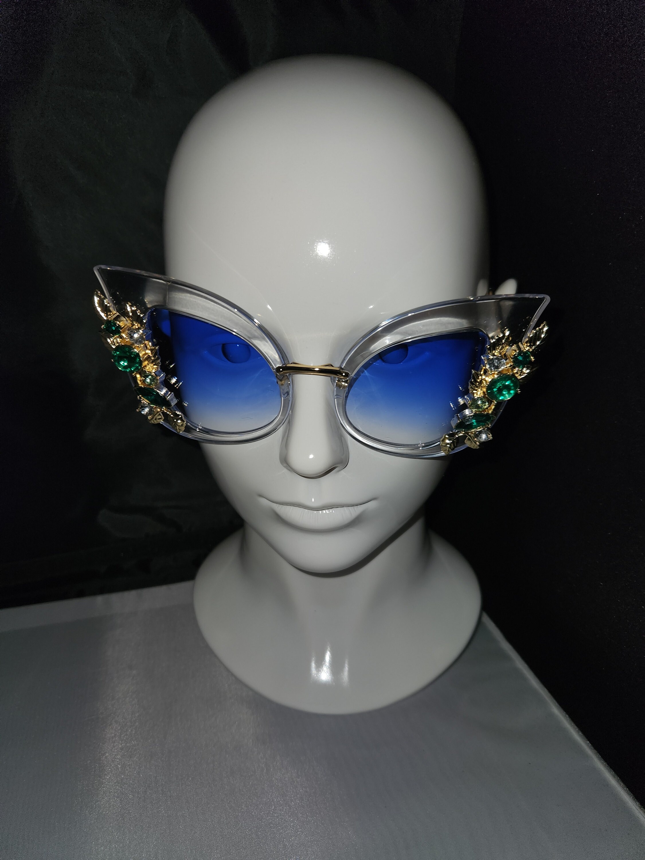 Fashion Rhinestones Sunglasses with UV400 Protection, Oversized Frame Oversized Square Sunglasses Retro Full Rhinestone Sun  main image 4