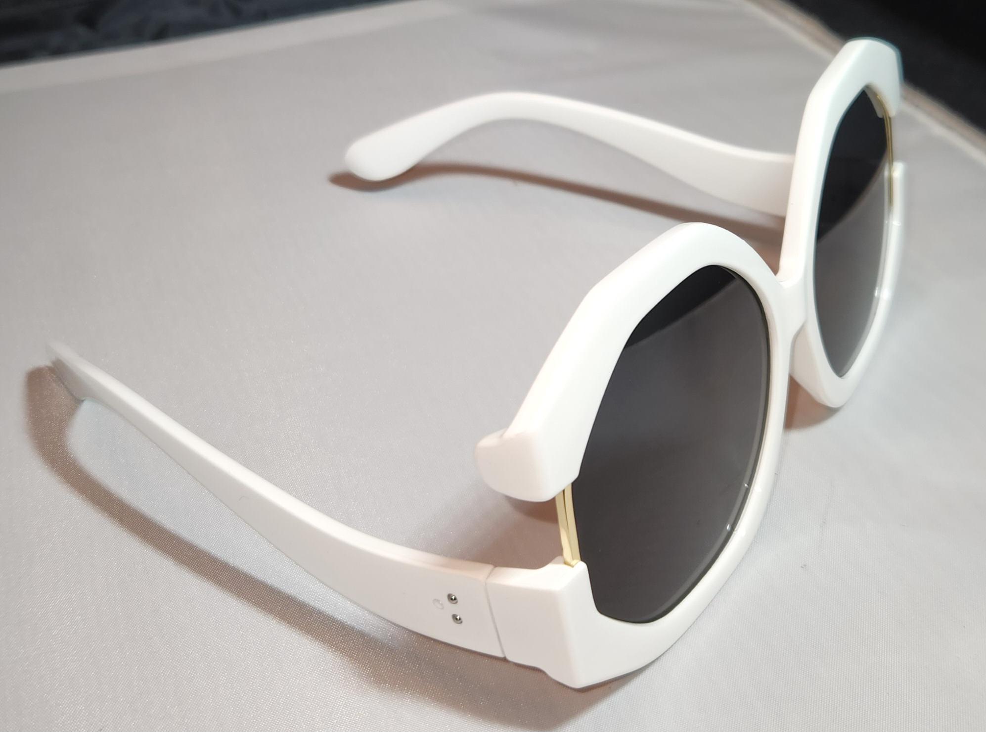 Chic White Sunglasses - Etsy display picture 2