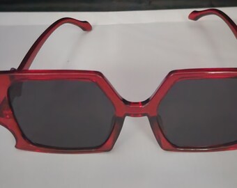 Rote Vintage-Sonnenbrille