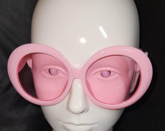 Oversized Pink Sunglasses: UV400 Protection
