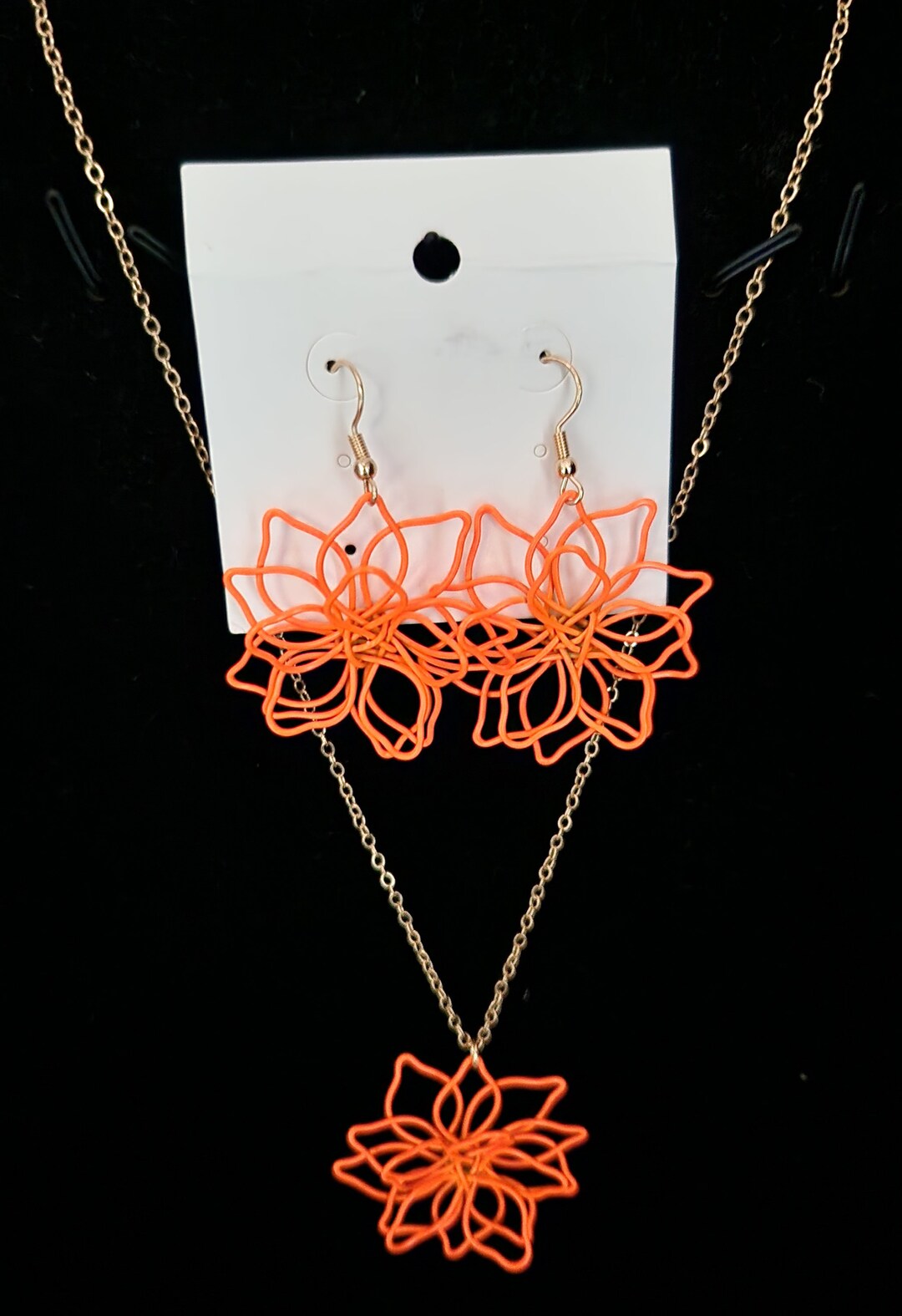 Neon Daisy Flower Pendant Necklace (Orange) main image 0