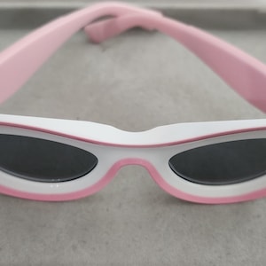 Pink sporty oval sunglasses