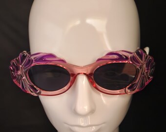 Lunettes de soleil violettes