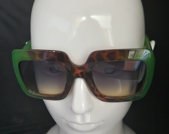 Gafas de sol verdes oversize