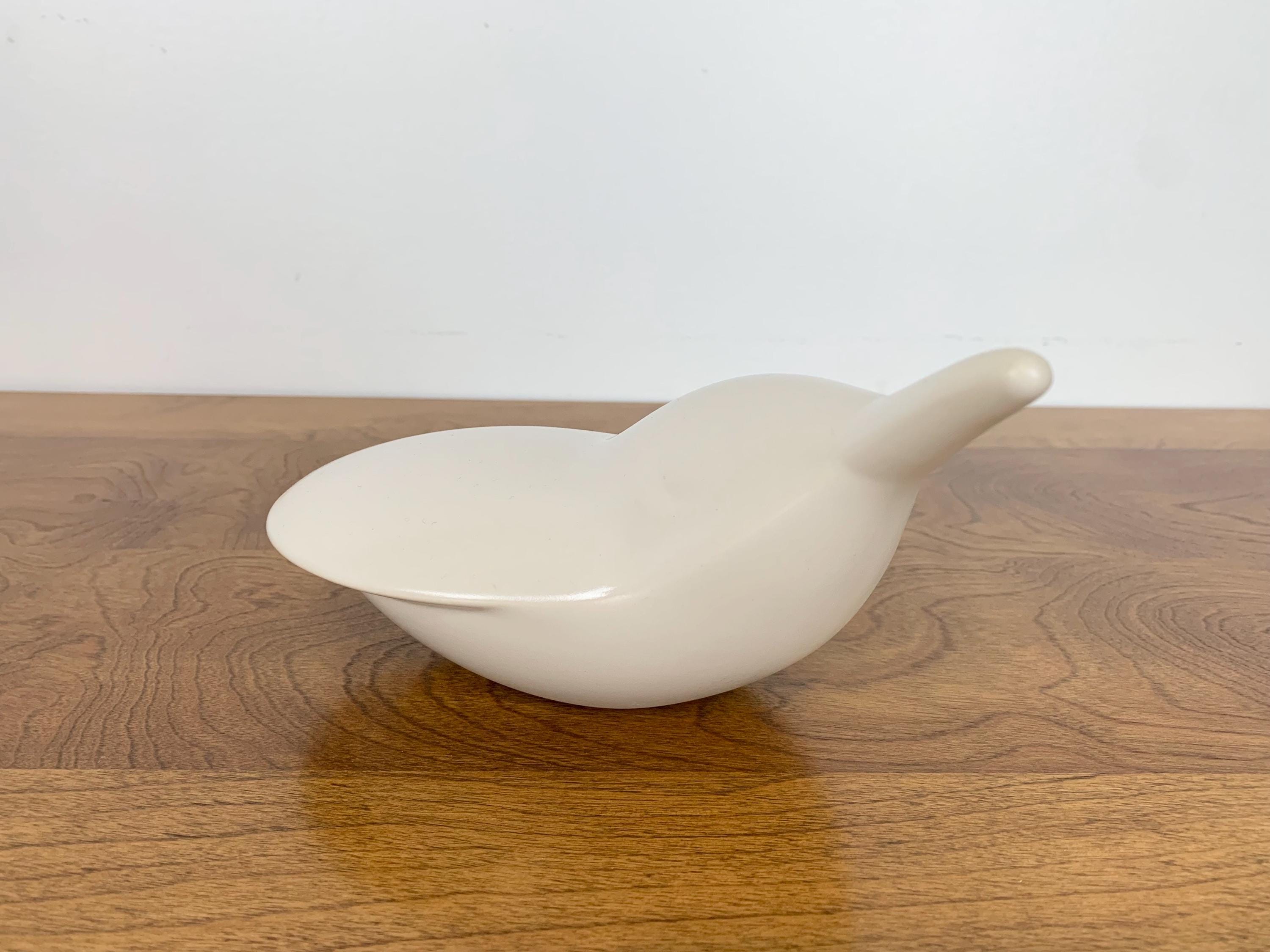 モンクレール白い陶器製の鳥の彫刻 鳥の彫刻 置物 陶器 刻印入り ジェラルダン モダニスト ミニマリスト