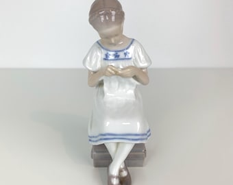 Bing Grondahl Girl Knitting Figurine Copenhagen Denmark Vtg B&G
