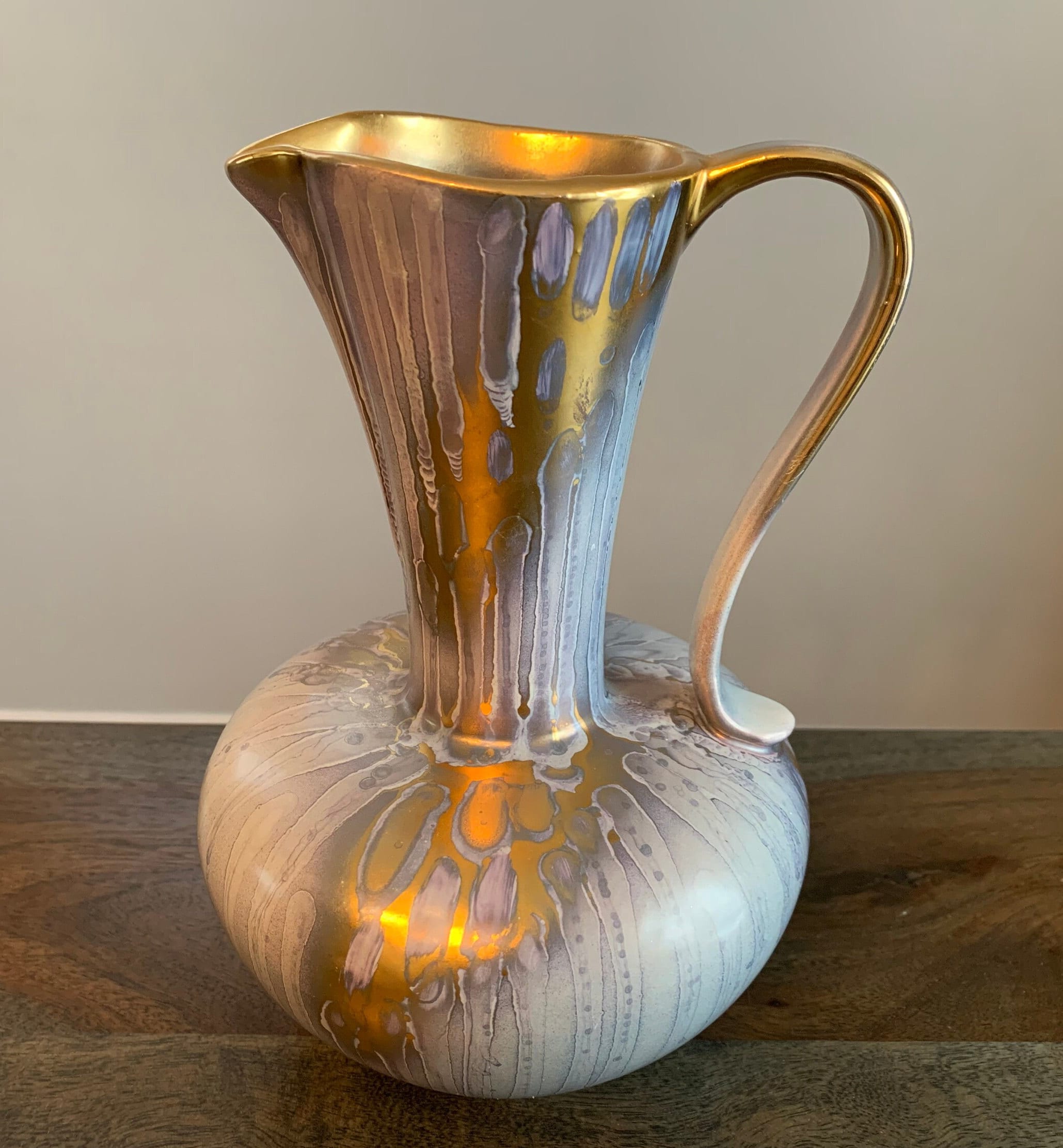 ドイツ製ピッチャー 水差し 花瓶 ドイツ刻印入り 金色 ライトグレー