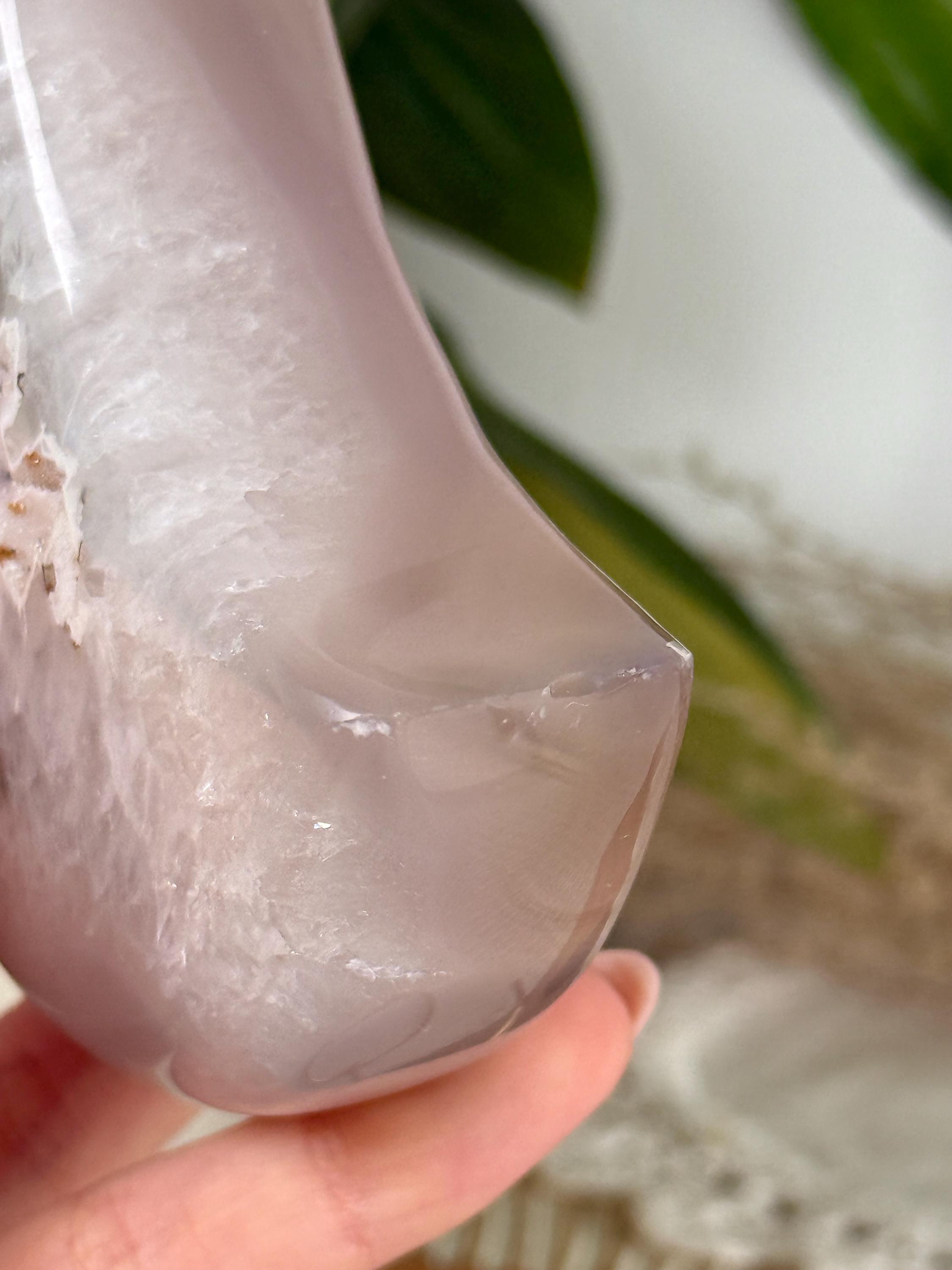 スタンド付きドゥルージーアゲートムーン、ブラジル産天然手彫り