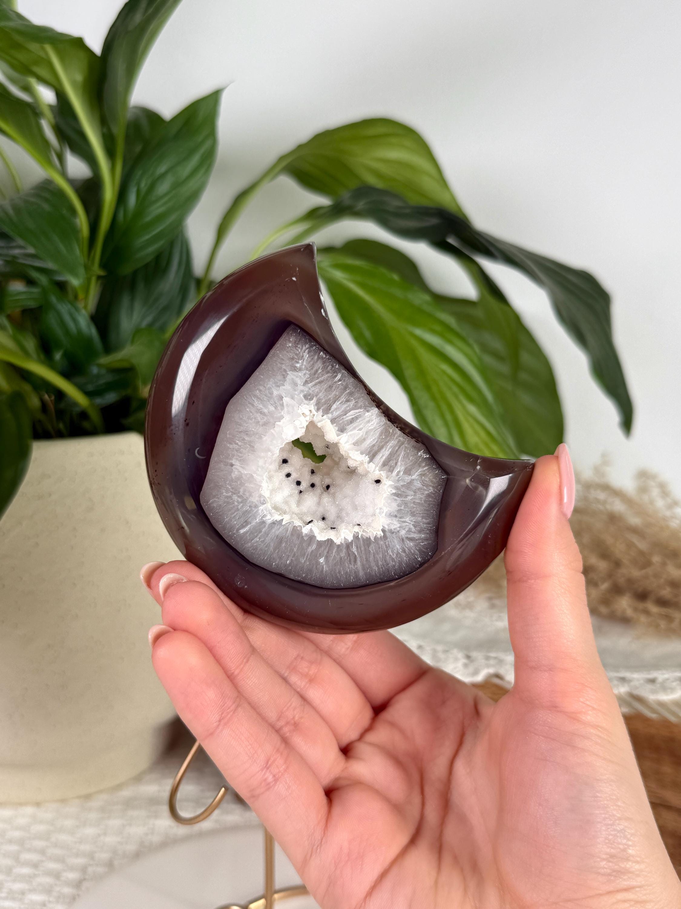 【アゲート】 ドゥルージー　ムーン シェイプ スタンド付き ドゥルージーアゲートムーン（スタンド付き）、ブラジル産天然