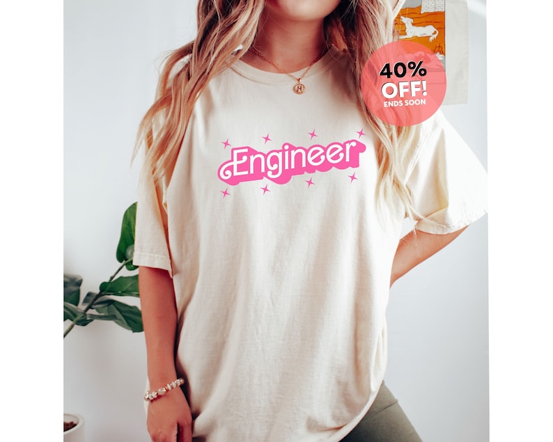 Show off your pride as a female engineer with this cute pink engineer shirt. A stylish and empowering design, perfect for women who work in various engineering disciplines.