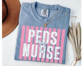 Peds Krankenschwester Shirt, Comfort Colors® Bogen Streifen Kinder Krankenschwester T-Shirt, süßes Peds Krankenschwester Geschenk für Frauen -D92