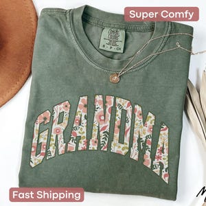 Floral Great Grandma shirt in Comfort Colors, a thoughtful Mothers Day gift for Grandma.