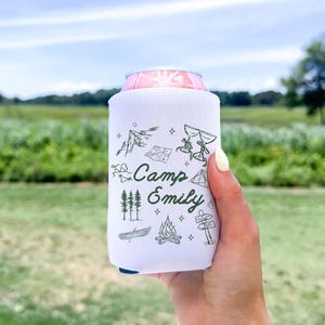 Make your girls weekend extra fun with these custom Camp Bach drink sleeves, ideal for cabin stays, lake parties, and hiking adventures.