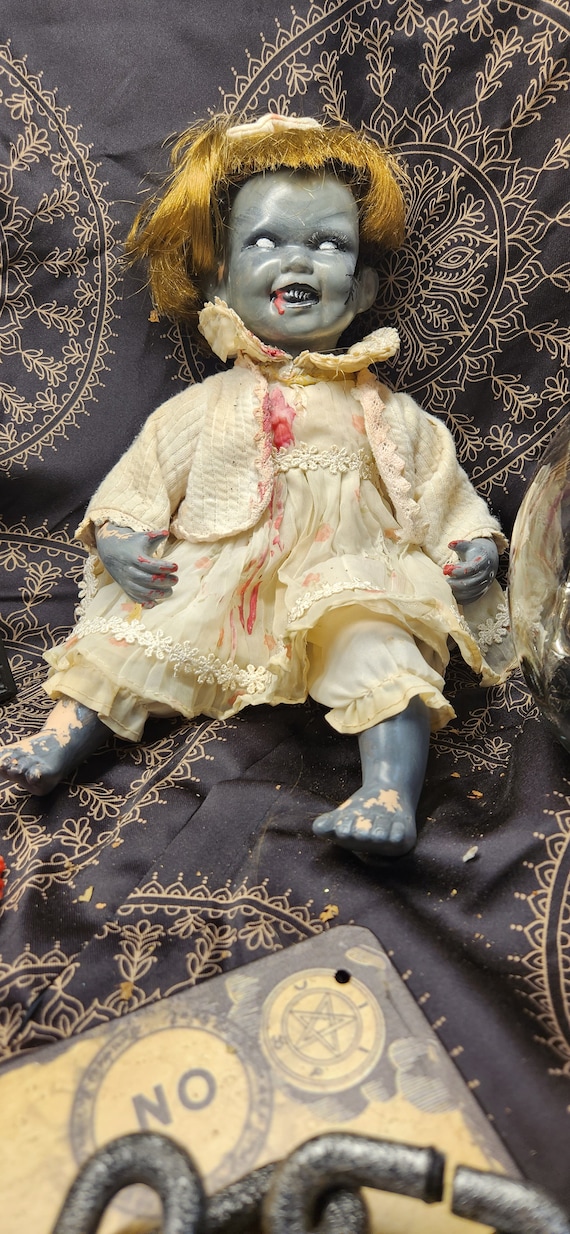 アメリカ　ビンテージ　ハンドメイド人形 手描きのヴィンテージ呪われた人形 - Etsy 日本