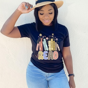 Let&#39;s Read Unisex Tee, Book Lover Shirt for Librarians & Teachers, Encouraging Students to Read, Love Reading Gift, Bookworm T-Shirt