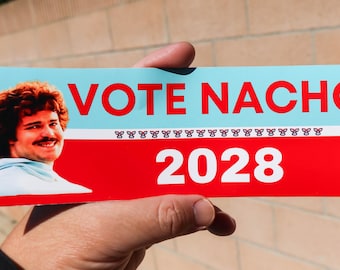 Calcomanía para parachoques brillante Vote Nacho 2028 de 23 x 7,6 cm (Nacho Libre)