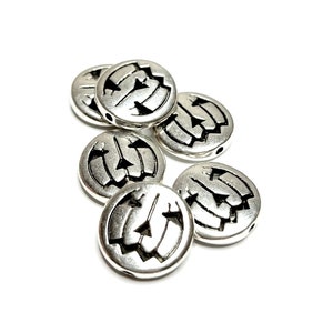 10 peças amuletos de abóbora, contas de abóbora, pingente de lanterna Jack o, pingente de metal, abóbora prateada, amuletos de prata, amuleto de Halloween, contas de Halloween