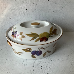 Royal Worcester Baking Roaster. Evesham baking dish. Fine porcelain. Decorative ovenware. Pristine. 1961. Casserole dish. Oven and freezer.