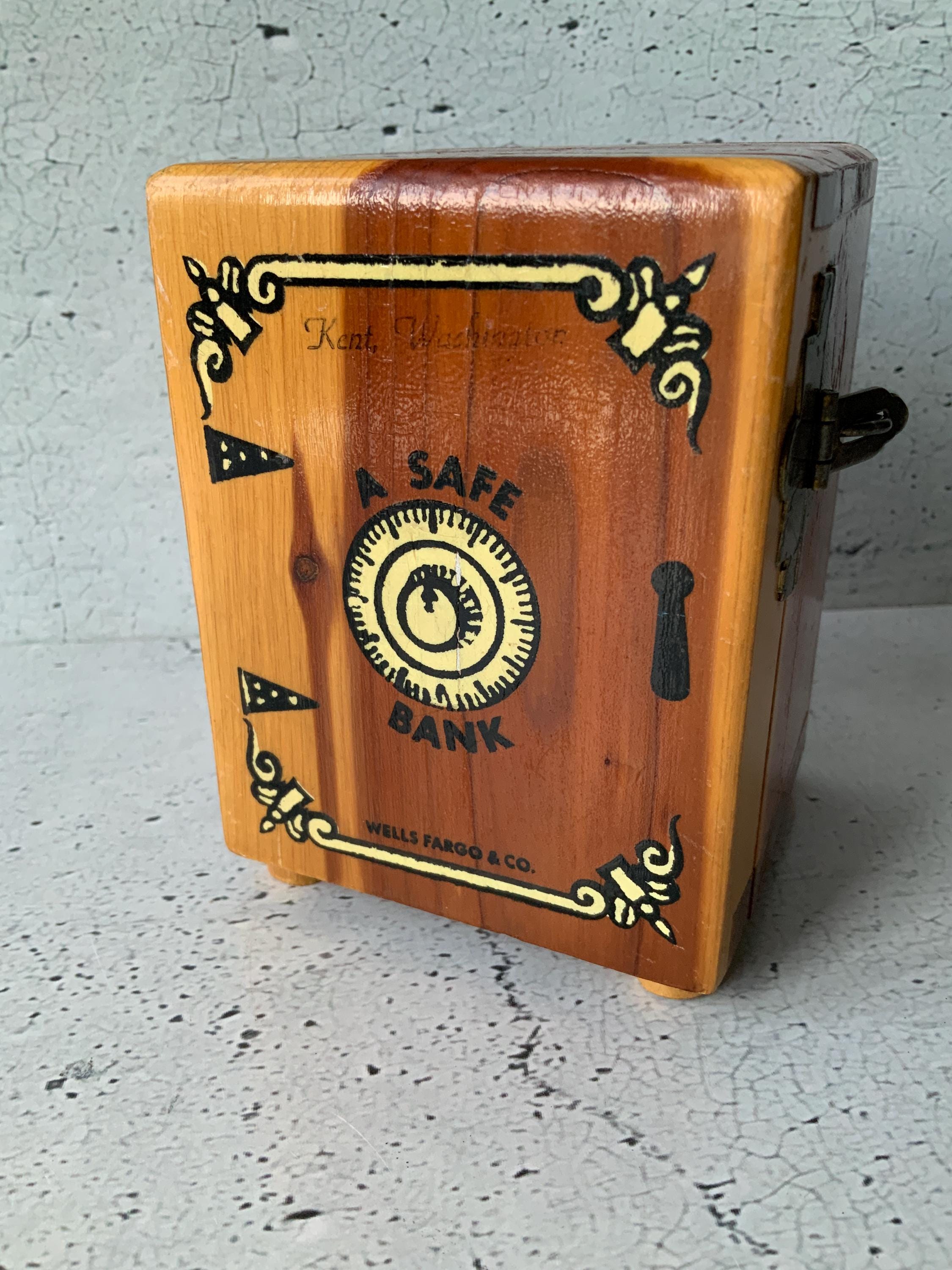 Wells fargo vintage safe - Etsy 日本