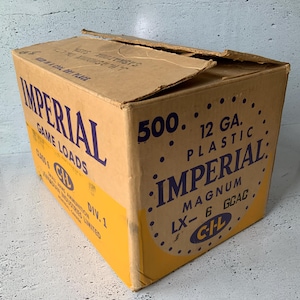 Skrzynia Imperial Game Loads. Lata 60. XX wieku. 12-milimetrowa. CIL. Zabytkowa, sportowa/myśliwska. Tekturowe pudełko. Ładna grafika i kolory. 500 sztuk. Puste.
