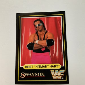 Bret « Hitman » Hart. 1991. WWF. Carte à collectionner Swanson. Fédération mondiale de lutte. Titan fait du sport. Short rose. Lutte à la feuille d'érable. Excellente