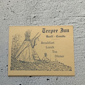 Banff TeePee Inn 1940 Karte. Vintage Souvenir-Karte. Banff Hotels/Motels. Bus haltet Fahrplan karte. Brasser Buslinie. Nationalpark.