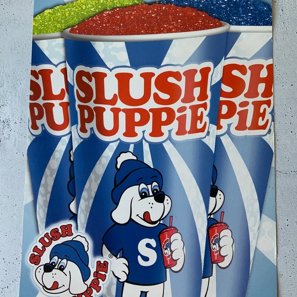 Slush Puppie Store Schild. Vintage Soda Werbung. Convenience Store Werbeschild. ICEE J&J. 20 "X 14"" Karton. Filmprop. Rot, weiß, blau.
