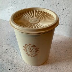 Recipiente Tupperware de 1 litro. Vintage. Muito estiloso. Utensílios de cozinha. Recipiente para armazenar alimentos. Item de bancada. Selador. Recipiente para temperos. Condimentos.