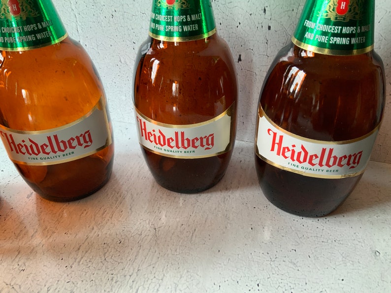 Heidelberg 6 pack. Stubby bottles. Empty. Vintage beer bottles. 1970s. Breweriana. Canadian Beer. Fine Quality Beer. Carling. Amber glass. image 3