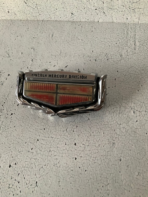 ビンテージ リンカーン エンブレム。1969-70 (?) No. 7143500。色あせ 
