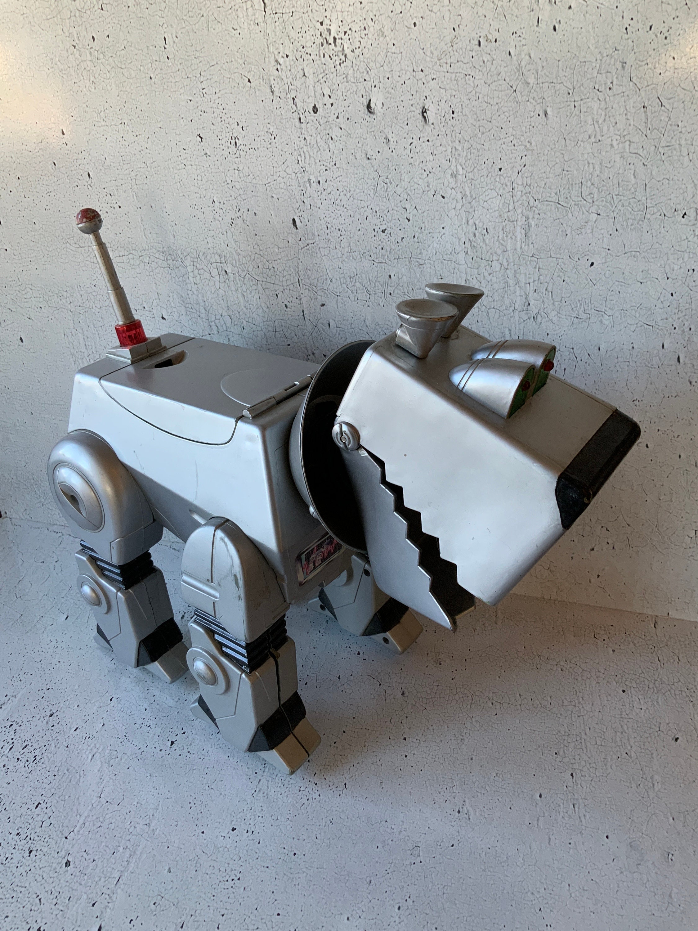 Robot dog sales toy 90s
