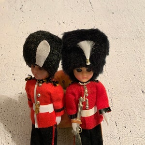Royal Guard souvenir dolls.