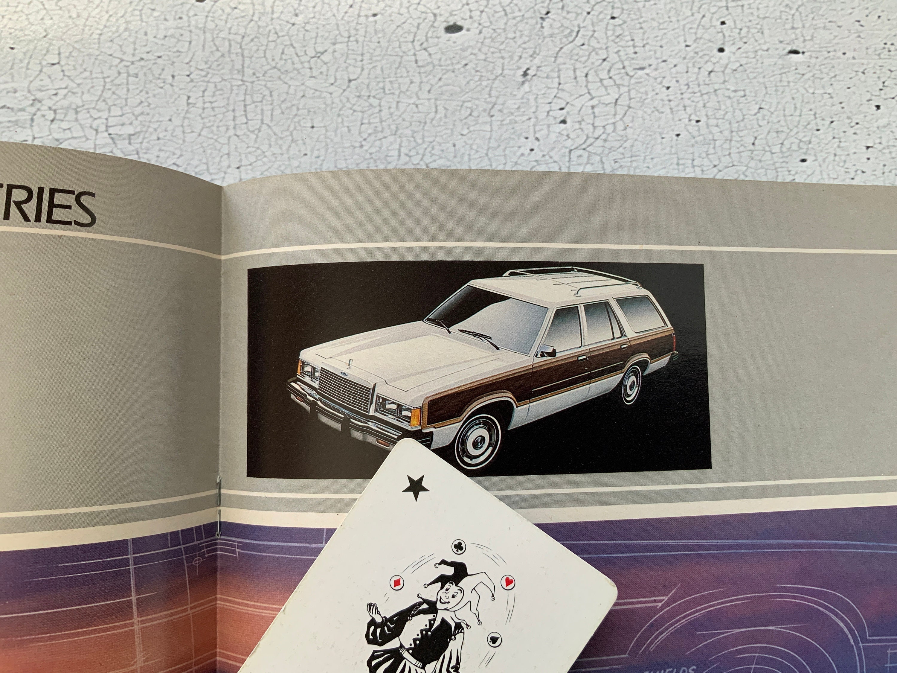 1982 Ford Granada Brochure.granada GL. GLX. 3.8l V6. 4.2l V8