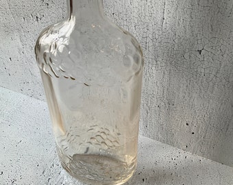 Vintage odlarvinflaska. Präglad med druvor. Sällsynt. 5206. Samlarflaska. Klart glas. 26oz. Stiliserat vintageglas. Dryckeskärl.