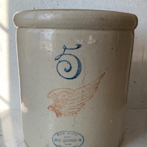 Roter Flügel 5 gal-Tontopf. Frühe 6-Zoll-Flügelvarietät. Red Wing Union Stoneware Co., Minn. Vintage Steingut. Antiker Einmachtopf. Primitiv