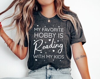 Bookworm Reading Mom Shirt, Cute Bookish Girl Mama Tee Shirt, Happy Mother's Day Gift, Boy Mom Reader T-Shirt, Book Lover Parent Crewneck